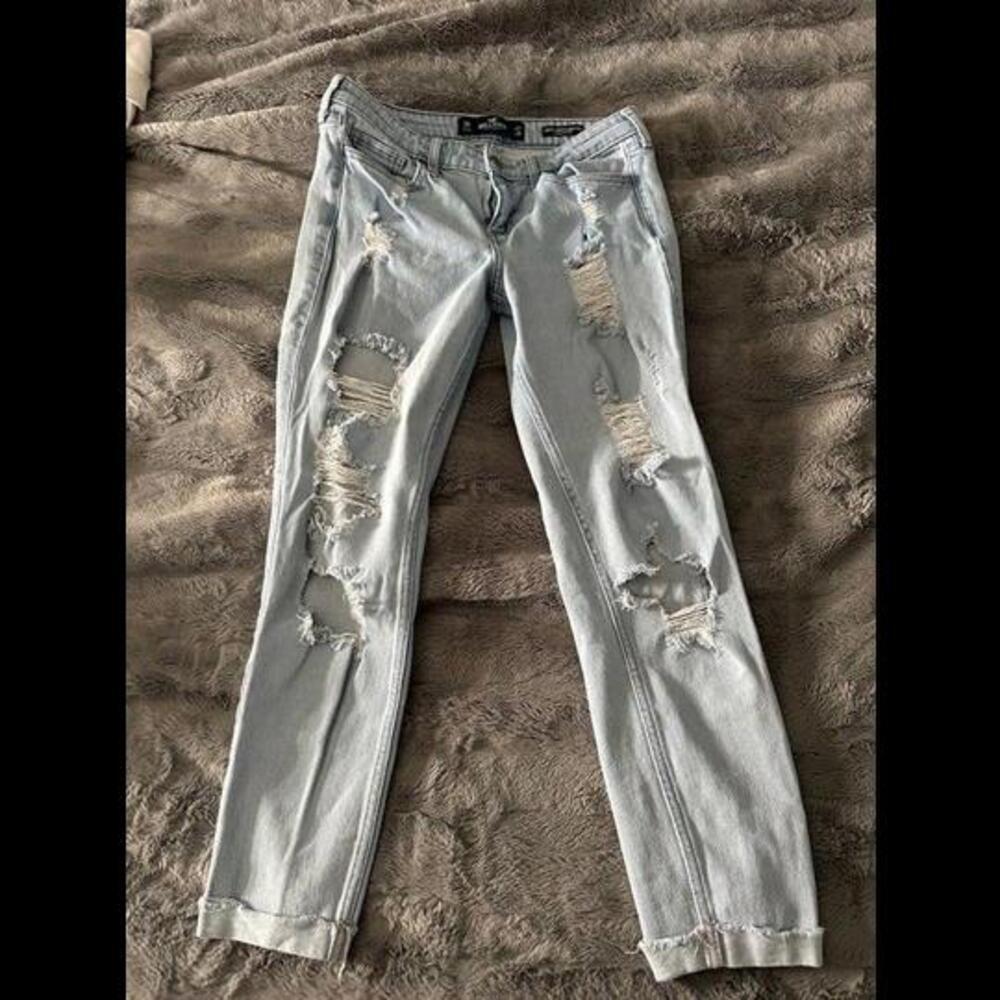 Hollister Low Rise Super Skinny Crop Ripped Jeans - Size 5R (W27 L26)